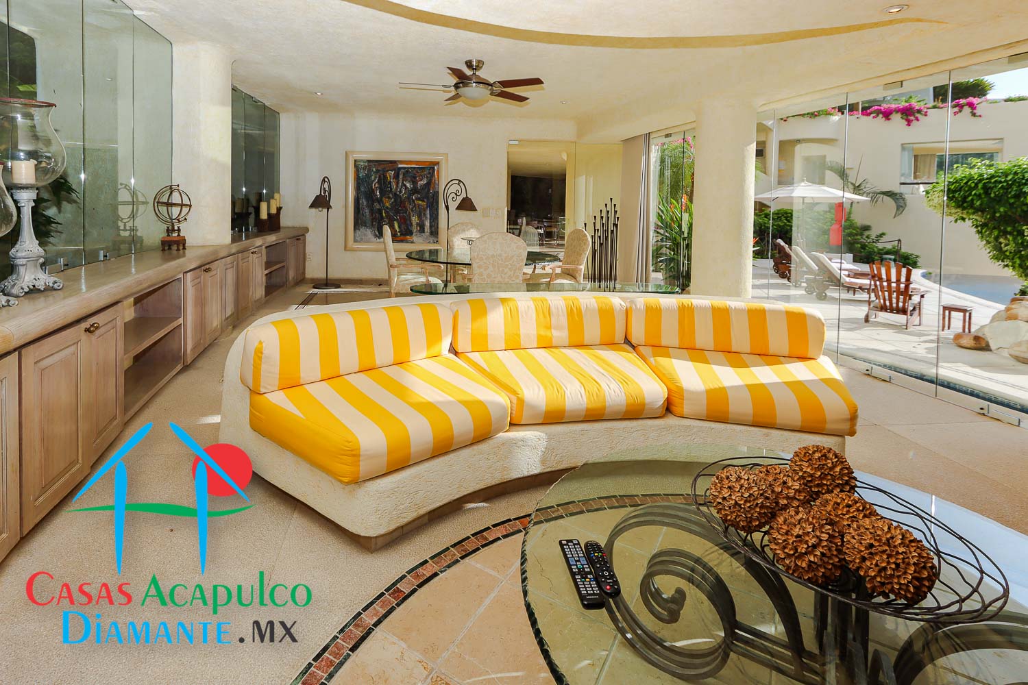 Villa del Sol - Sala de televisión 9